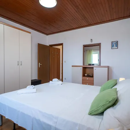 Ivana By Interhome *