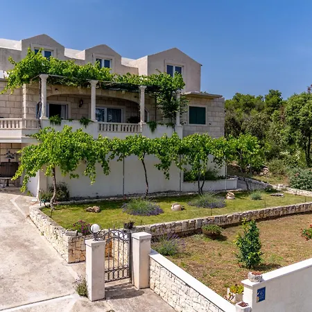 Ivana By Interhome *